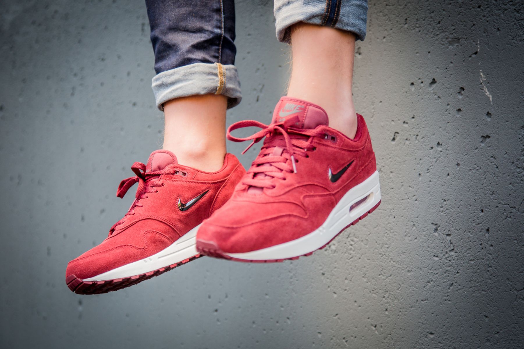 Air max 1 hotsell premium sc team red